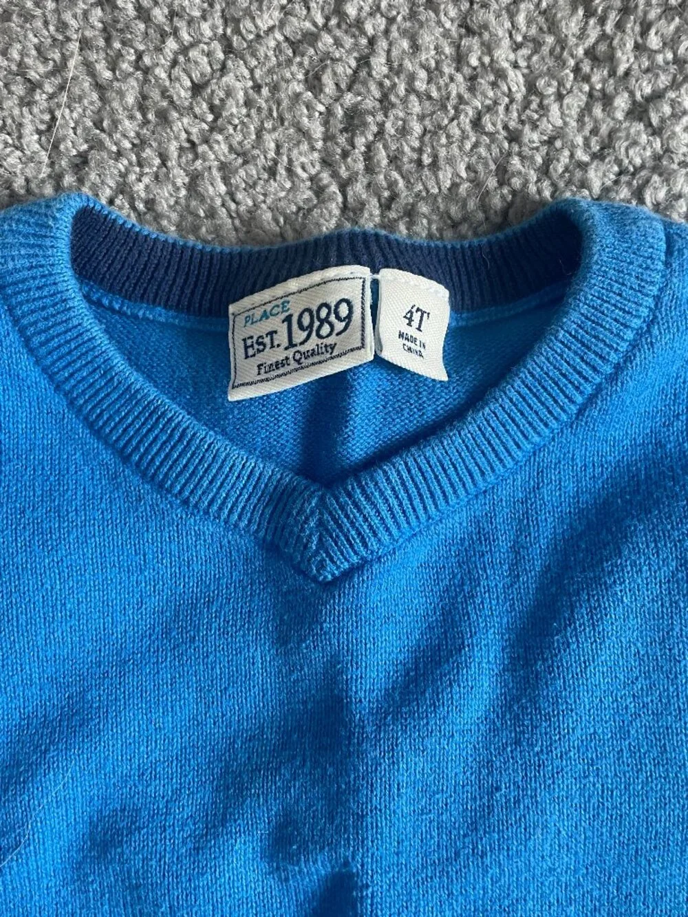 Children's Place Boys Blue V-Neck Sweater size 4T